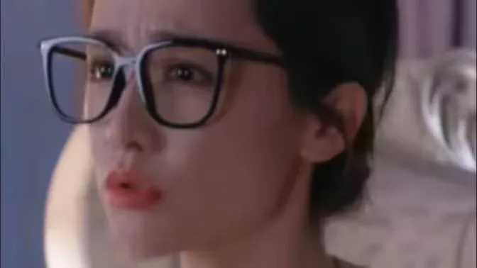 穿成女配，把高冷霸总钓成翘嘴海报